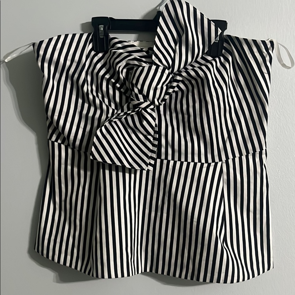 New York & Company Black and White Tie Front Blouse